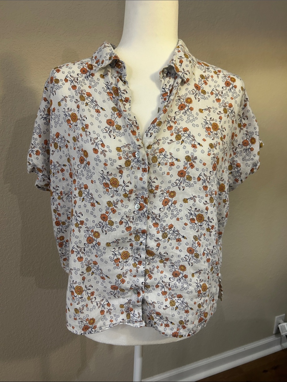 Rachel Zoe White Short-Sleeve Floral Button-Down Linen Shirt